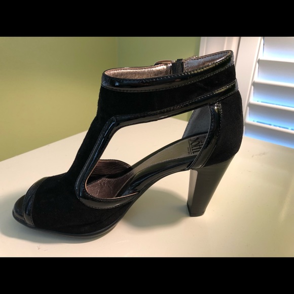 T-Strap Suede Shoes - Picture 3 of 3